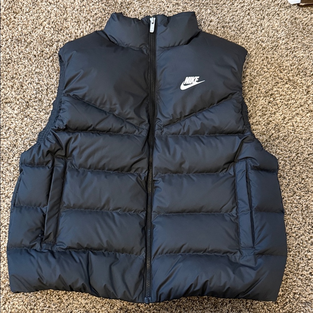 Nike Sportswear Therma-Fit Black Puffer Vest